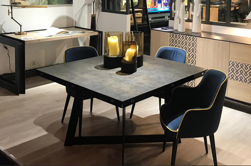 Table Carrée De Salle à Manger
